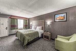 Room - Quality Inn I-10 East Near Frost Bank Center (San Antonio)