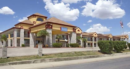 Quality Inn I-10 East Near Frost Bank Center