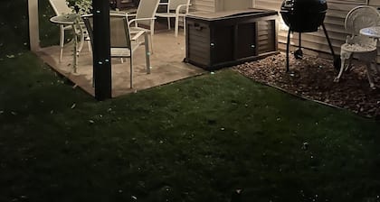 Lovely Two Bedroom Apartment Off Bike Trail