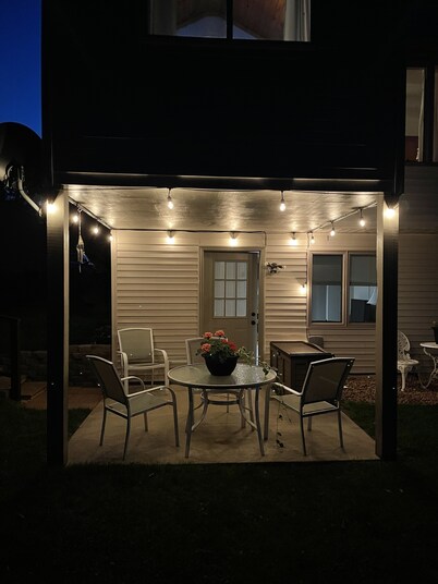 Lovely Two Bedroom Apartment Off Bike Trail