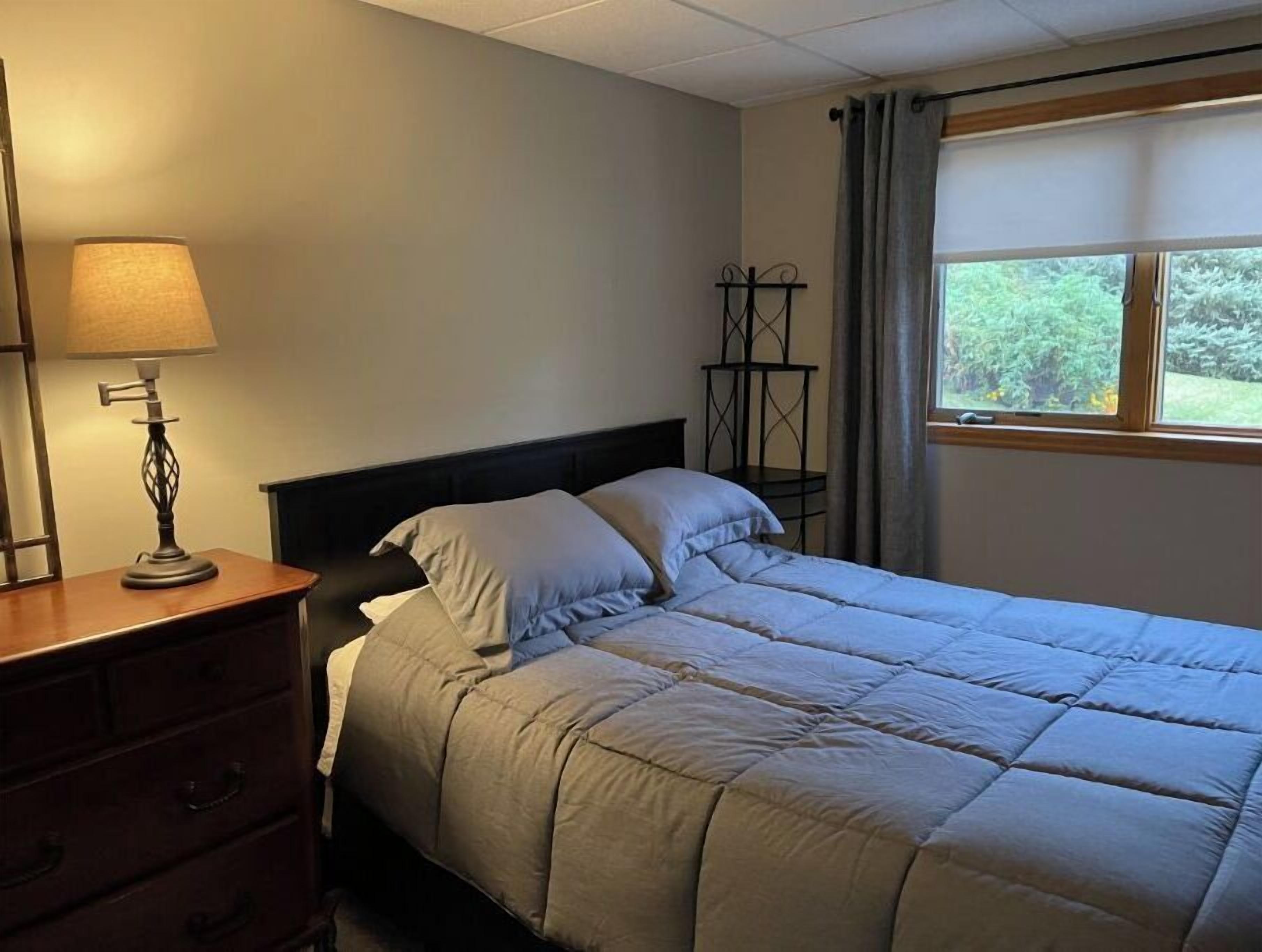 2 bedrooms, travel crib, free WiFi, bed sheets