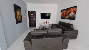 Een smart-tv en een tafeltennistafel