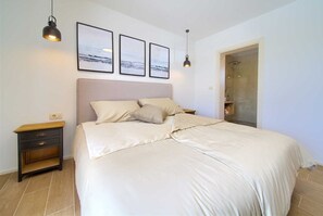 3 bedrooms, desk, iron/ironing board, free WiFi - Charming Villa Adria with heated swimming pool (Rasopasno (Krk))