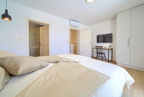 3 Schlafzimmer, Schreibtisch, Bügeleisen/Bügelbrett, kostenloses WLAN