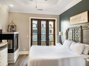 3 bedrooms, Internet, bed sheets - Le Jardin Oasis: New Orleans Inspired Luxury, Steps Away from Baytowne Wharf at Sandestin Golf and Beach Resort! (Miramar Beach)