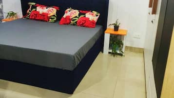 1 habitación, escritorio, wifi y ropa de cama
