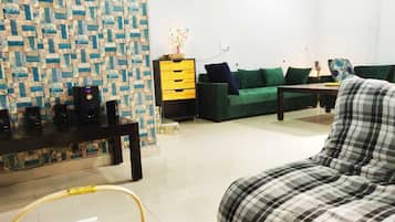 Smart TV, video games, ping pong, stereo