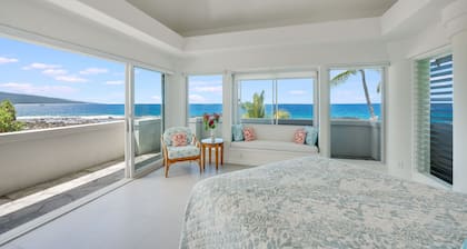 Fabulous Waterfront Modern Home on the Keiki Beach, Walking Distance to Town