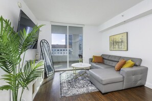 スマートテレビ、暖炉、Netflix、ストリーミングサービス