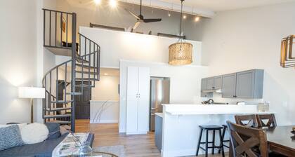 Summer in the Mtns!-LuluCity 2BR+loft/2Bath; Mountn views; outdoor pool/hot tub