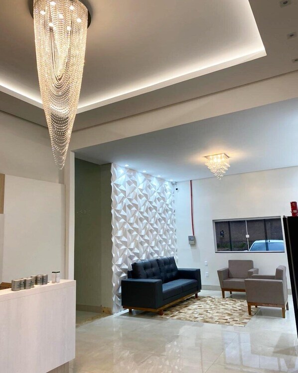 ฝ่ายต้อนรับ