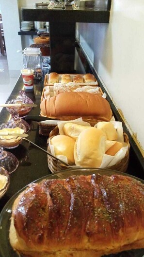 รวมอาหารเช้าแบบบุฟเฟ่ต์ ทุกวัน