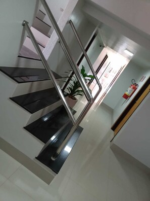 ฝ่ายต้อนรับ