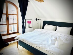 4 chambres, bureau, Wi-Fi gratuit, draps fournis