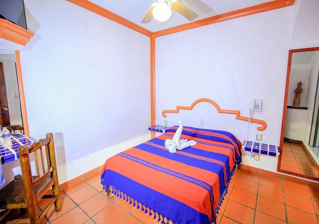 comfort room | premium bedding, down duvets, pillow-top beds, minibar