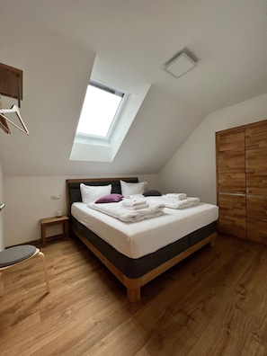 3 bedrooms, travel crib, free WiFi, bed sheets - Vacation apartment Trockenbach (Riedenberg)