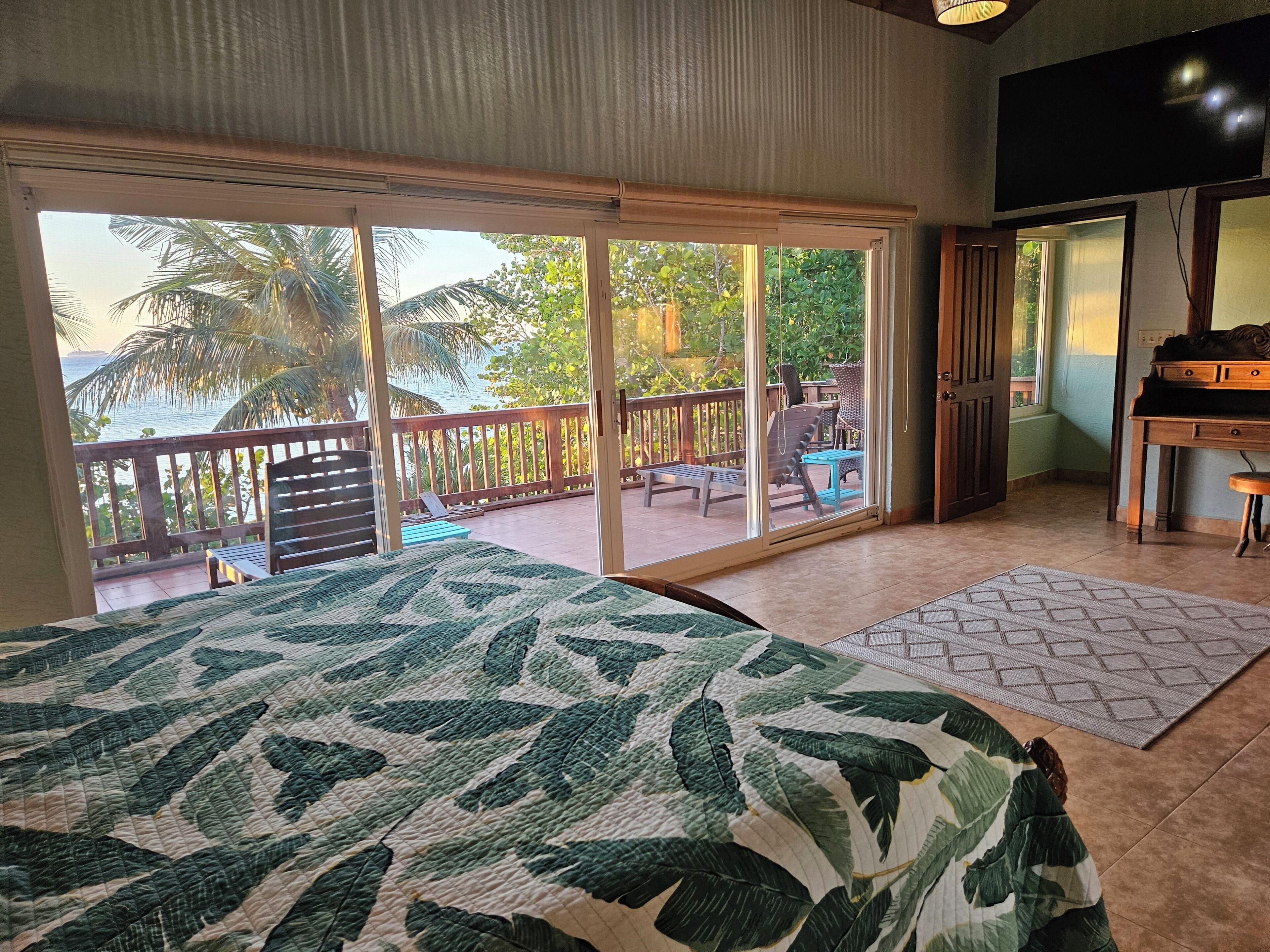 3 bedrooms, in-room safe, desk, free WiFi