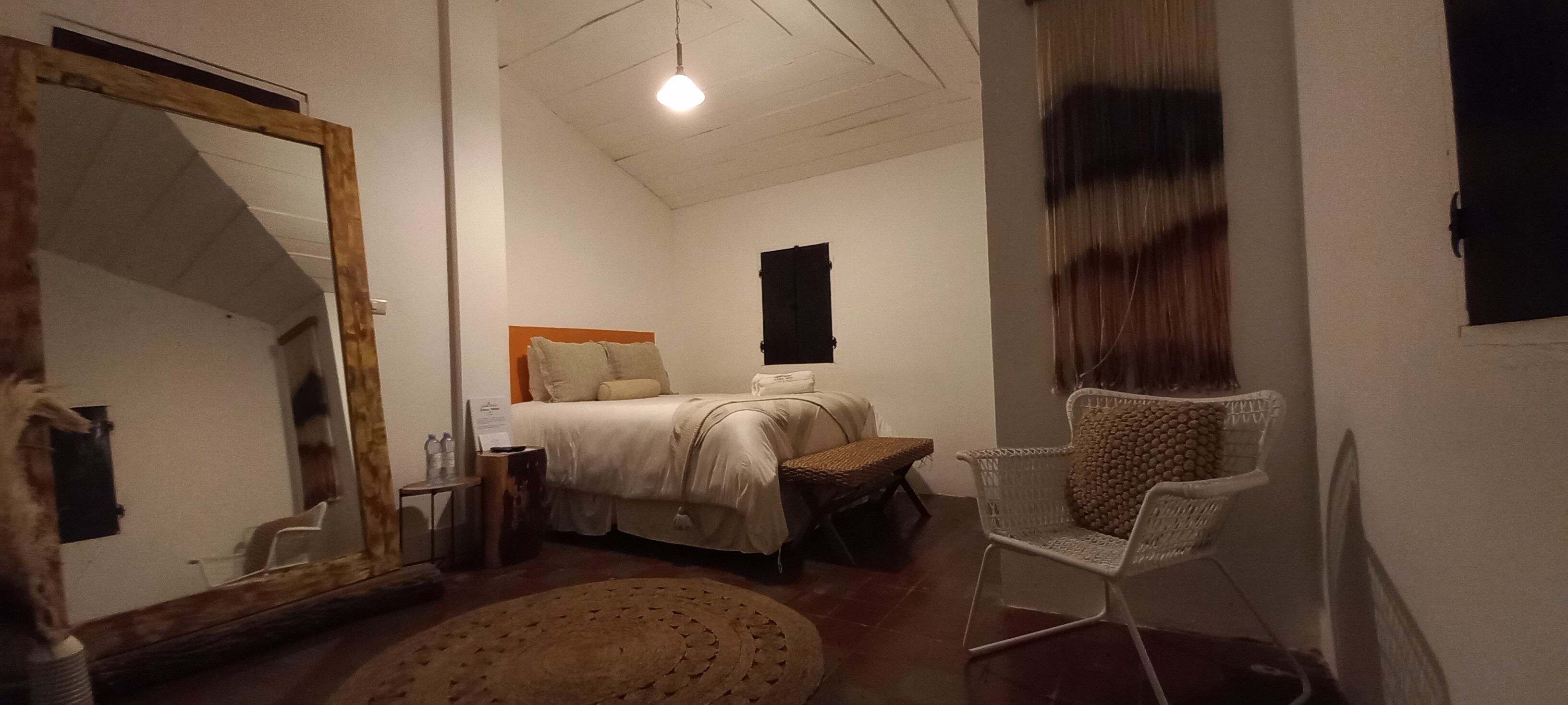 Habitación de cabaña 1 Cama | Cadar kapas Mesir, peralatan tempat tidur premium, gebar bulu kapas 