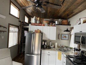 Fridge, microwave, oven, stovetop - LEGACY CREEKS RANCH CABINS  (Whitefish)