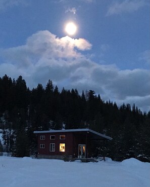 A moonlit night at Legacy Creeks Ranch.