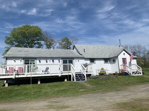 Exterior - Cozy, spacious ski home 10 minutes from Mt. Snow! (Wilmington)