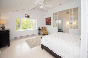 4 bedrooms, free WiFi, bed sheets - Cozy, spacious ski home 10 minutes from Mt. Snow! (Wilmington)