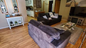 Smart TV, fireplace, DVD player