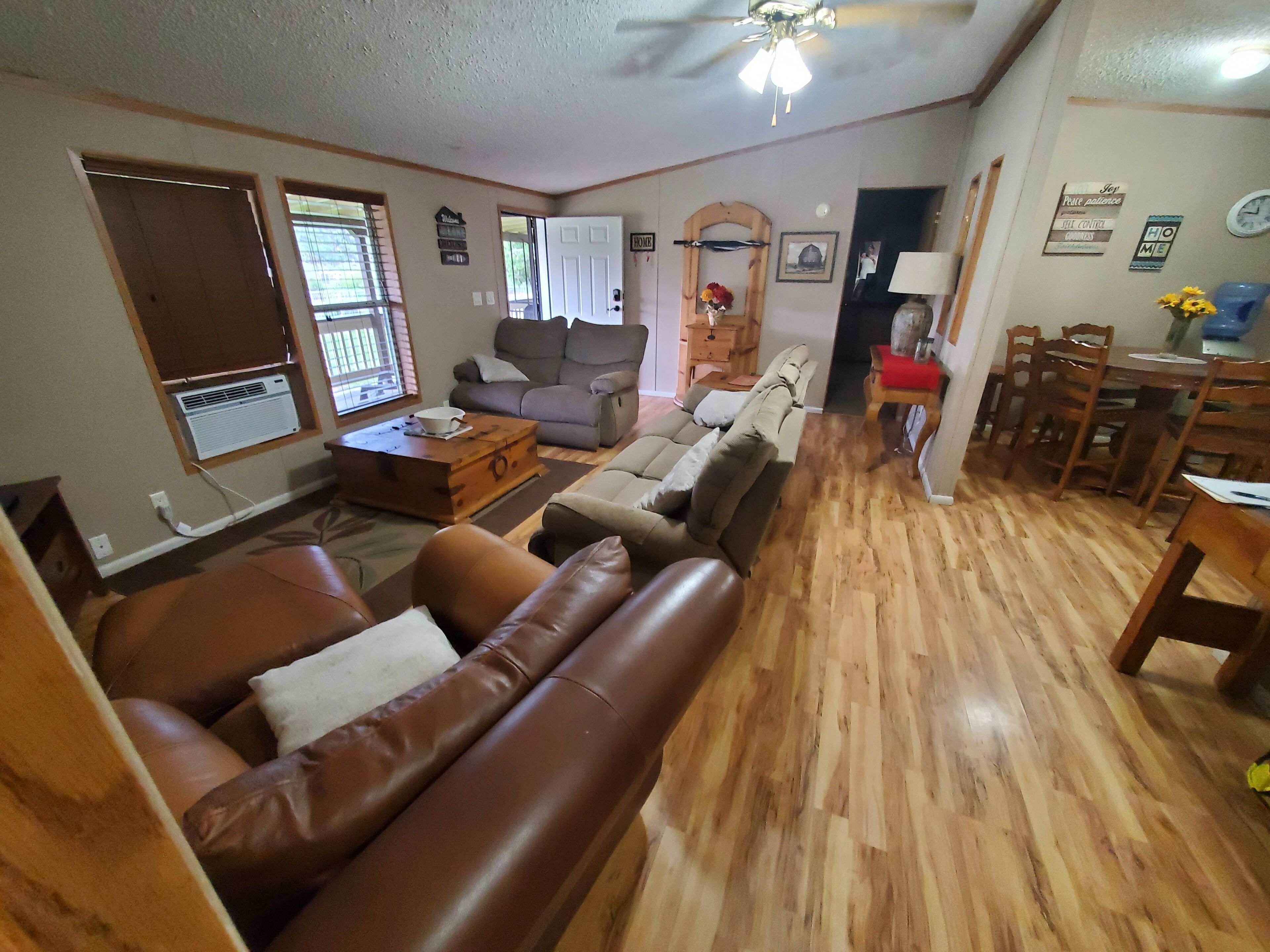 Smart TV, fireplace, DVD player