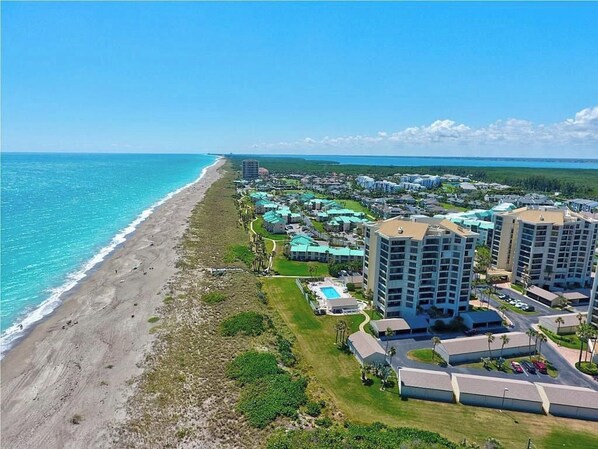 Guests can enjoy stunning ocean views from the comfort of their rooms, with access to a swimming pool and beautifully manicured lawns.