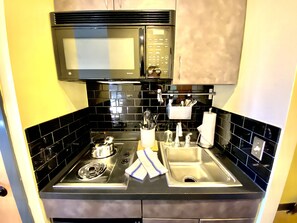 Fridge, microwave, stovetop, coffee/tea maker - Expedition Station Ski in/out Snowshoe Village (Snowshoe)