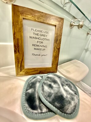 Combined shower/bathtub - Expedition Station Ski in/out Snowshoe Village (Snowshoe)