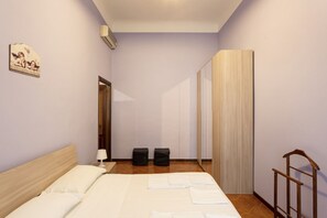1 Schlafzimmer, Bügeleisen/Bügelbrett, Bettwäsche