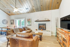 TV, fireplace - Hike, Fish & Kayak: Murphy Gem w/ Deck & Fire Pit (Murphy)