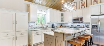 Hike, Fish & Kayak: Murphy Gem w/ Deck & Fire Pit