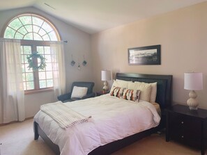 4 bedrooms, iron/ironing board, free WiFi, bed sheets