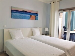 3 室のベッドルーム、アイロン / アイロン台、旅行用ベビーベッド、WiFi (無料)