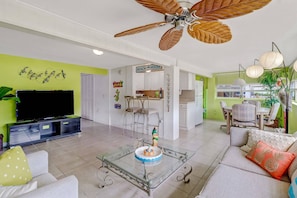 Apartment (116 Bay Mar Dr) | Wohnzimmer