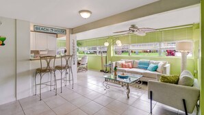 Huoneisto (116 Bay Mar Dr) | Olohuone