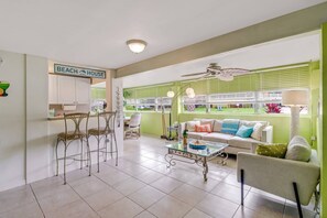 Apartment (116 Bay Mar Dr) | Wohnzimmer