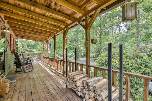 Rustic Cabin trout fishing, dog loving, beach area on secluded 8.5 acres! 001504