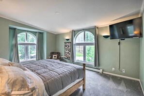4 bedrooms, iron/ironing board, travel crib, internet