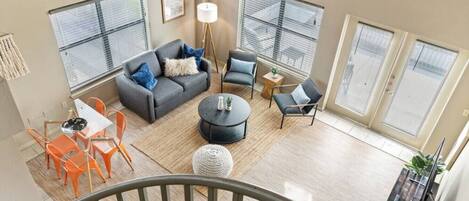 Smart TV, Netflix, Hulu, streaming services