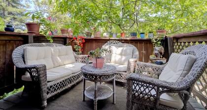 Relax in an unique artistic house and with nature