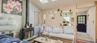 Relax in an unique artistic house and with nature