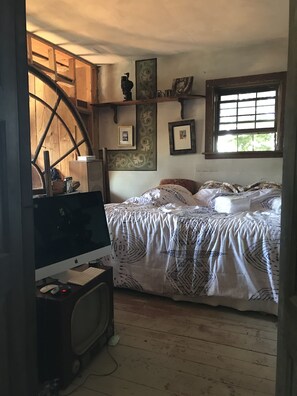 2 bedrooms, desk, free WiFi