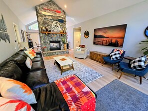 Smart TV, chimenea, videojuegos, reproductor de DVD