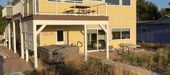 Family Fun Near Ocean Shores—Hot Tub, Elevator & Easy Dune Walk to Beach