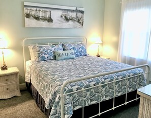 3 slaapkamers, een strijkplank/strijkijzer, gratis wifi, beddengoed