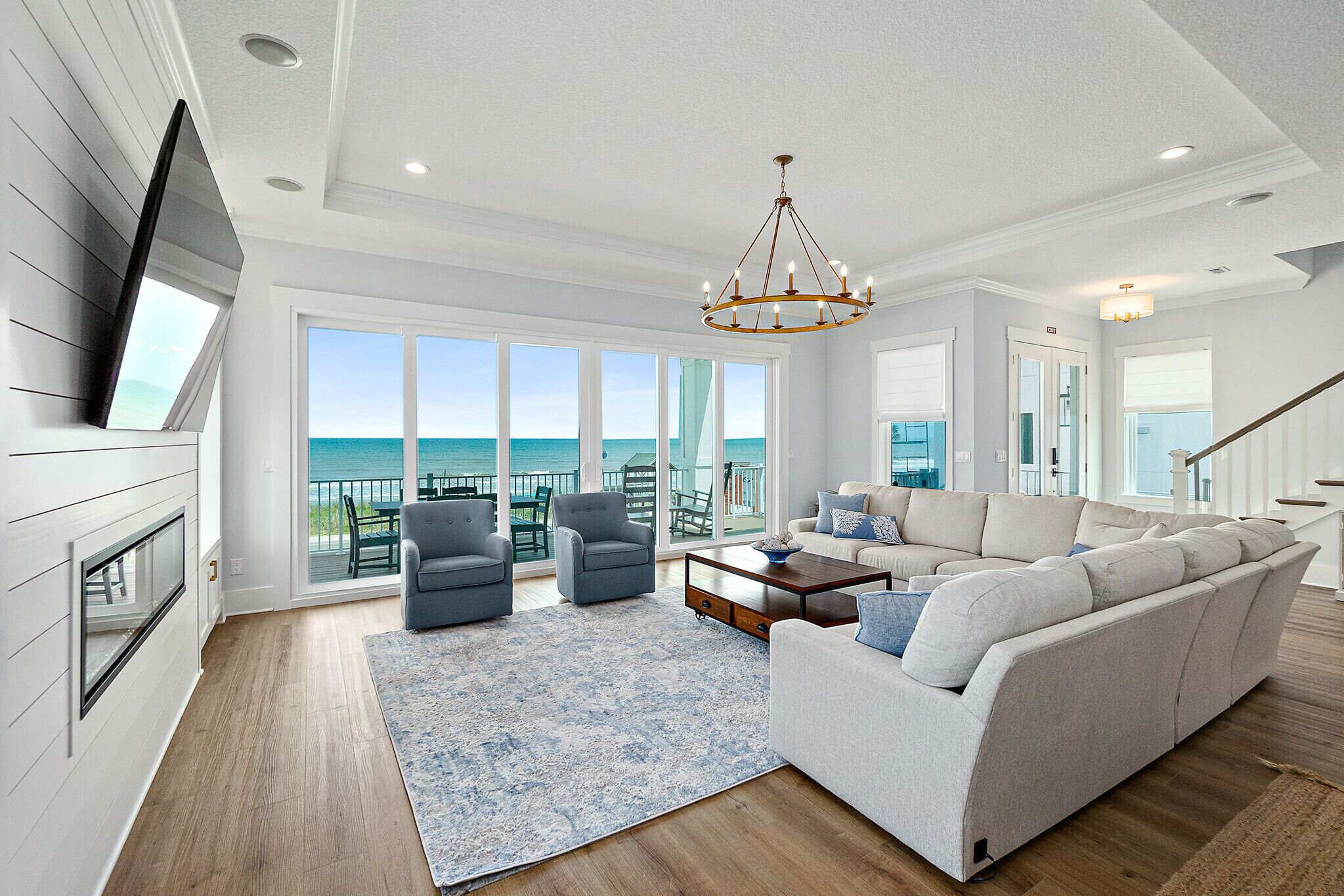 Custom Oceanfront Home-putting green, walk to beach/restaurants/entertainment