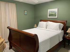 3 bedrooms, desk, iron/ironing board, free WiFi